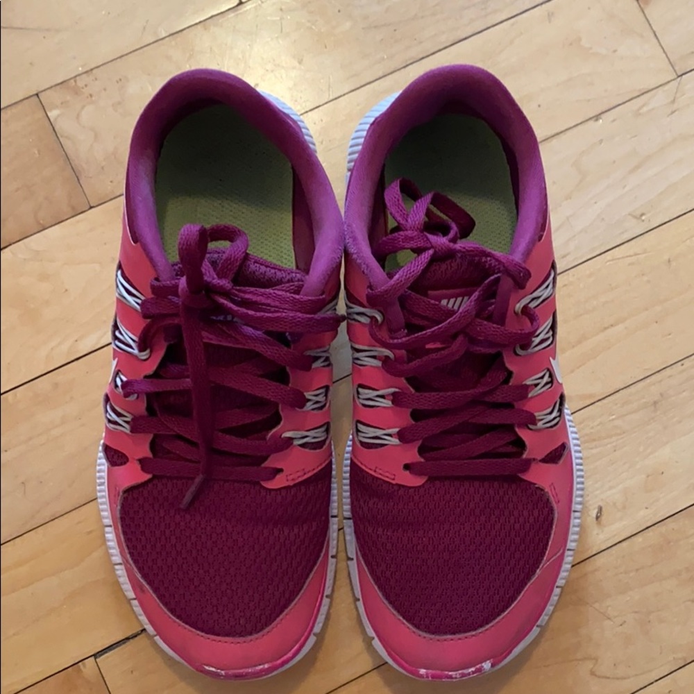 Pink nike free runs